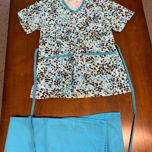 Cherokee Blue and Brown Scrub Top